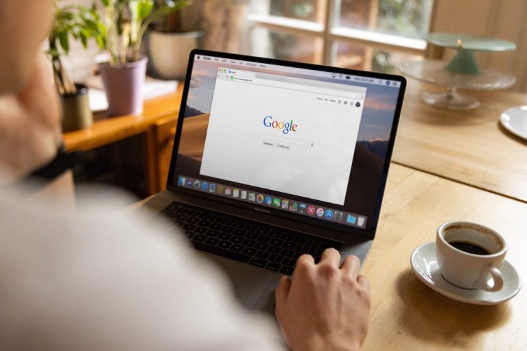 Google homepage searching for traffic